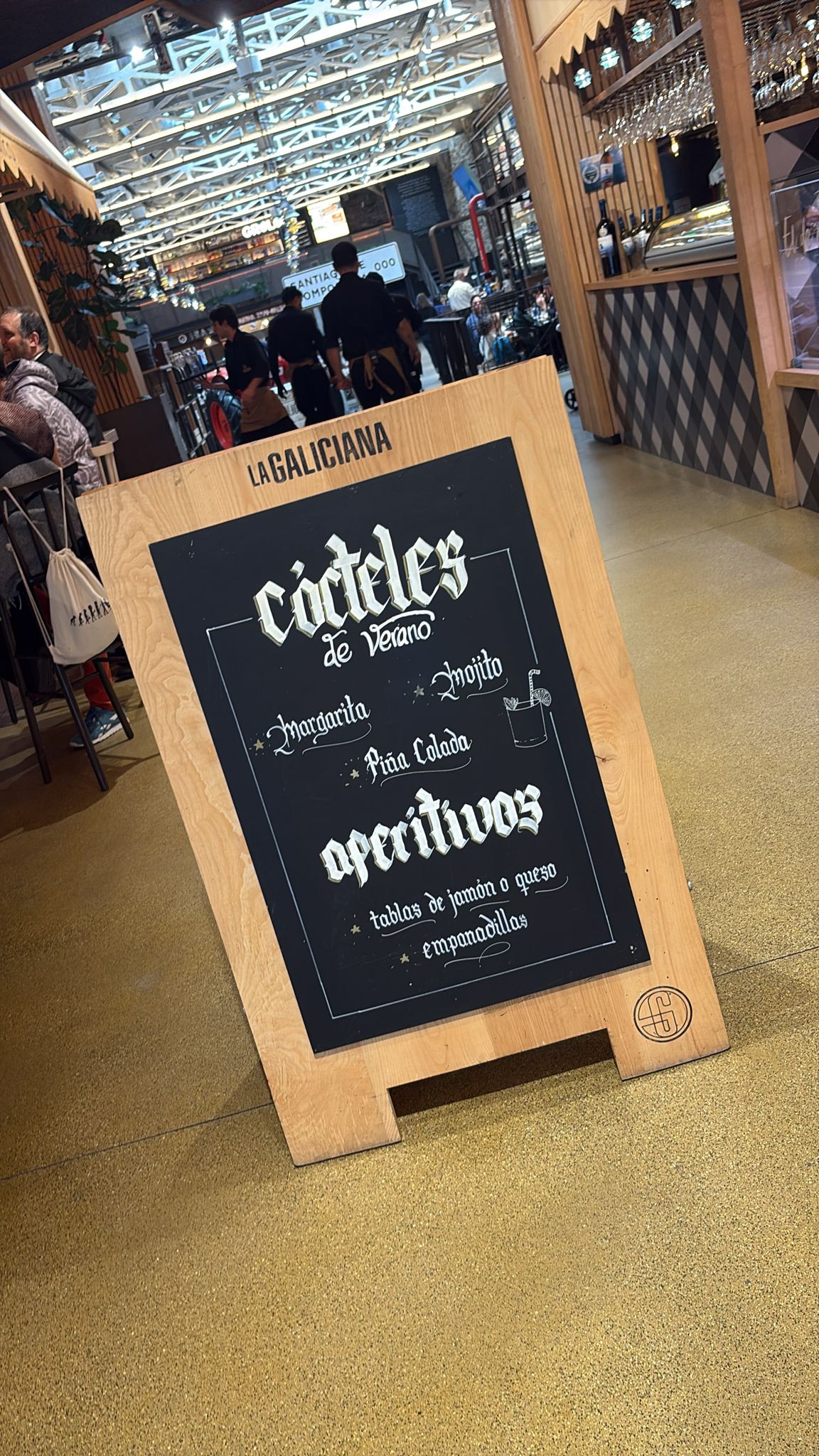Cócteles y aperitivos